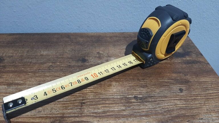 What is a measuring tape and how to use it?